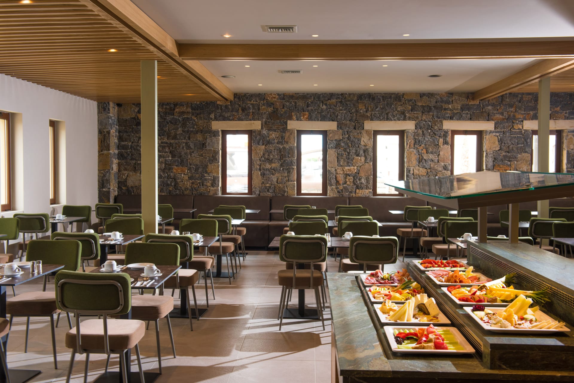 Petousis Hotel & Suites