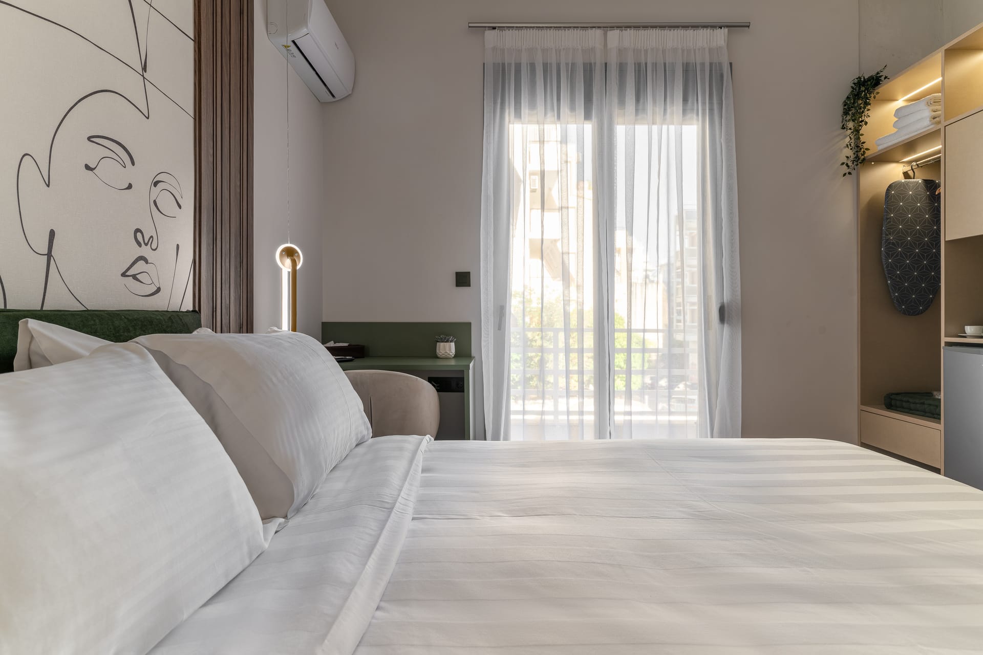 Phalerus Suites