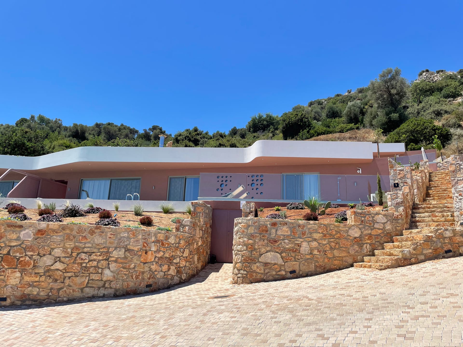 Plethora Luxury Suites