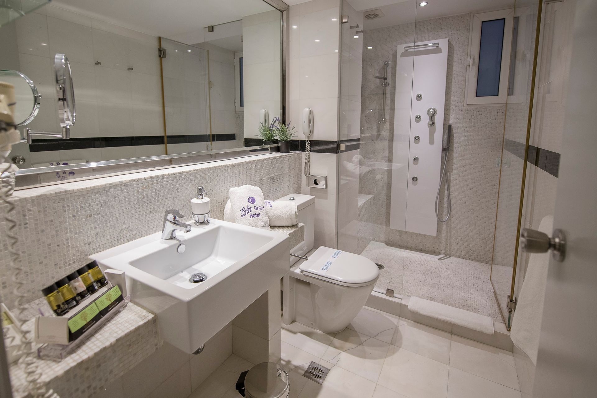 Polis Grand Hotel