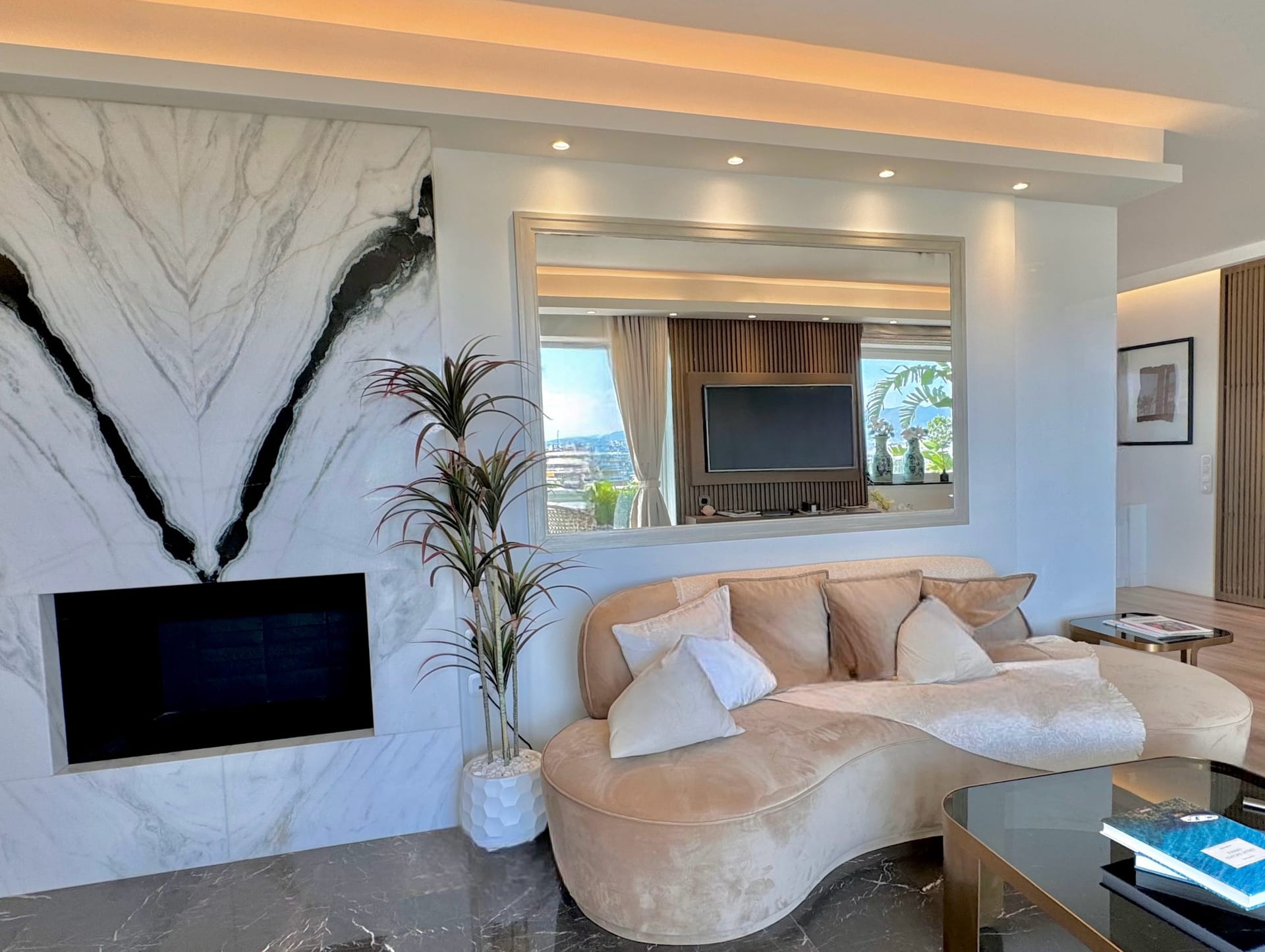 One 360 Skyline Athens Penthouses​