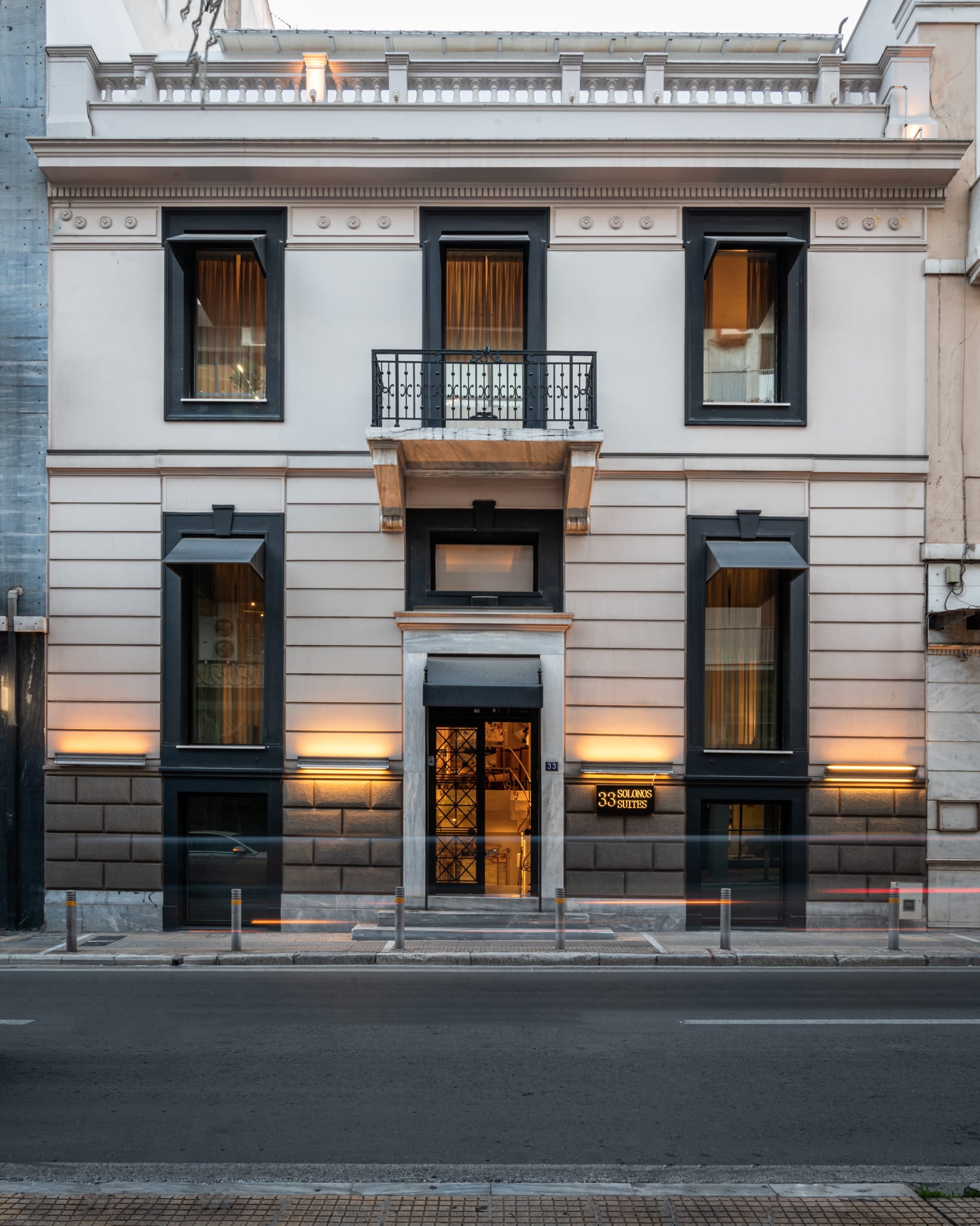 33 Solonos Suites