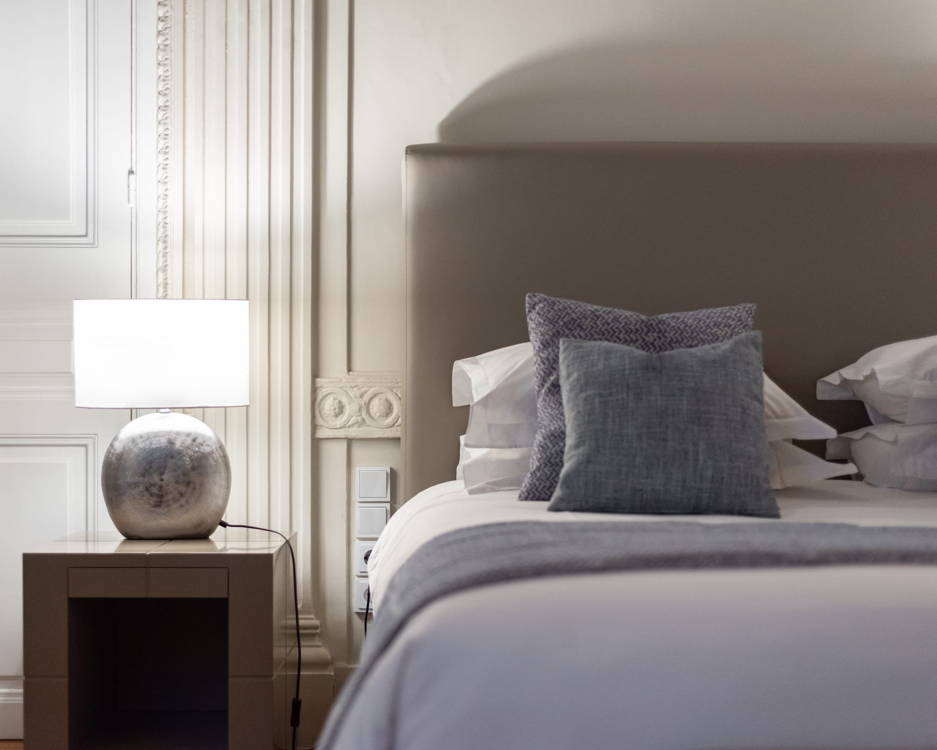 33 Solonos Suites