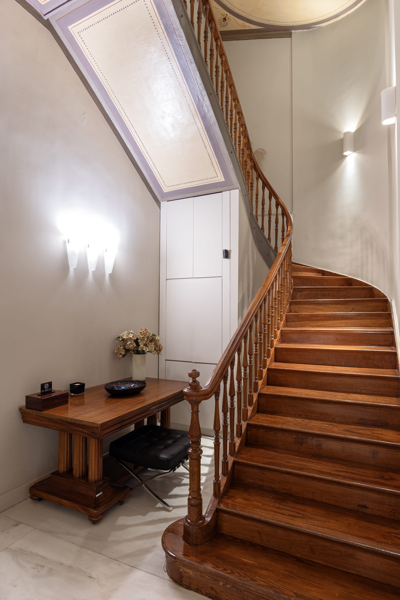 33 Solonos Suites