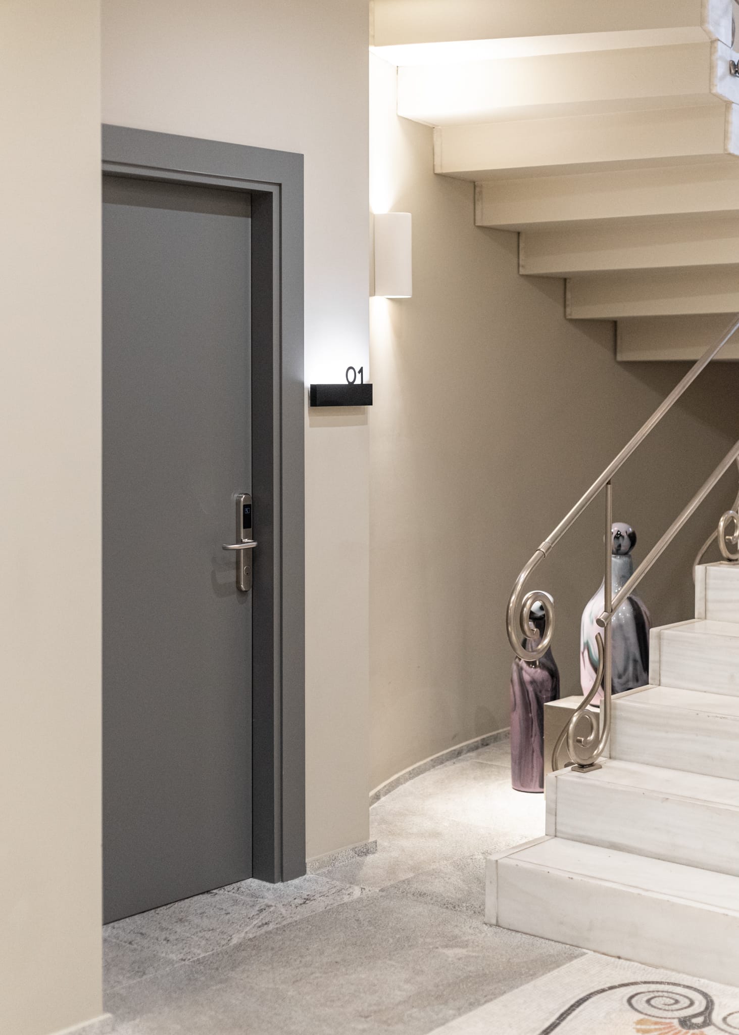33 Solonos Suites