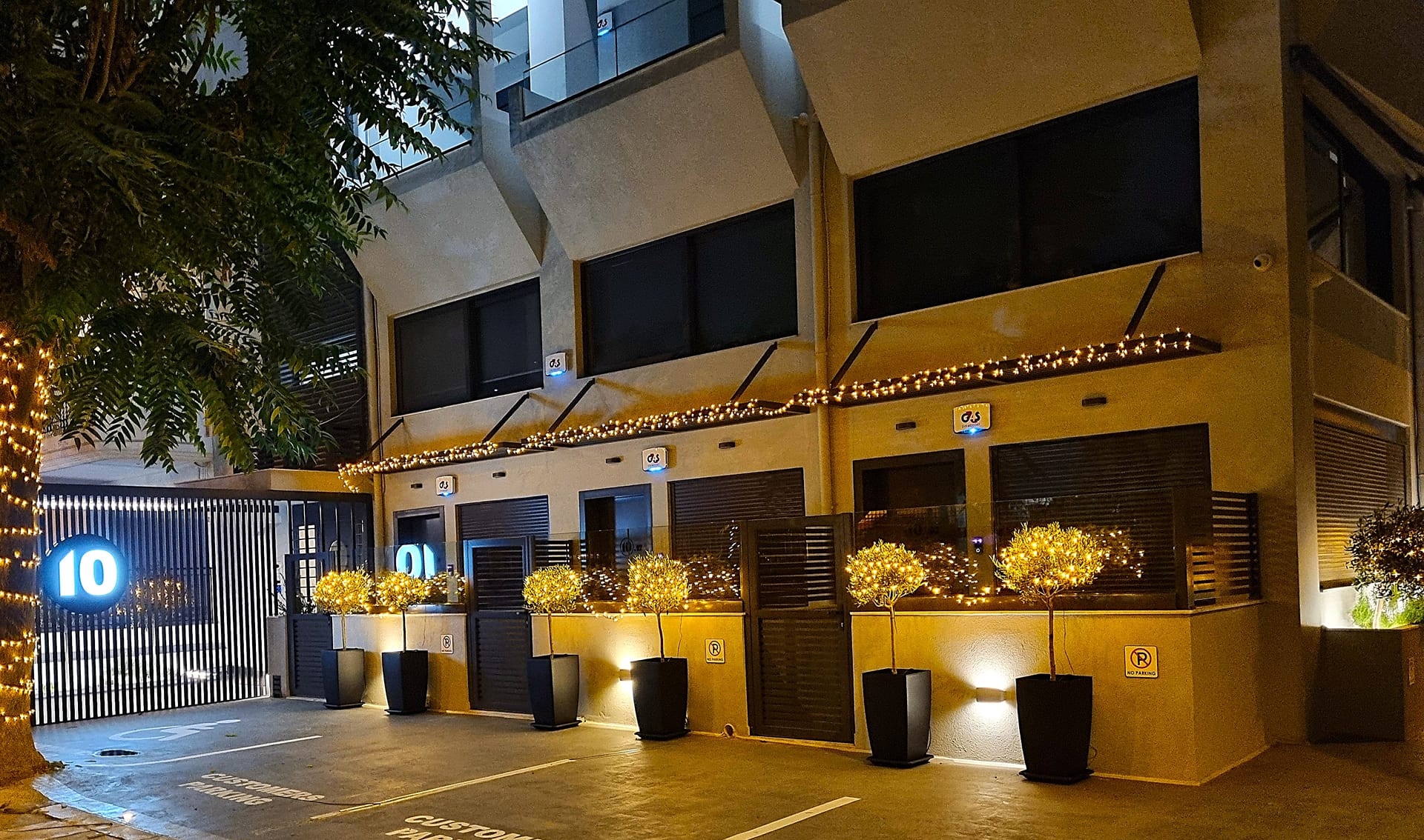 10 Apartments & Suites Athens