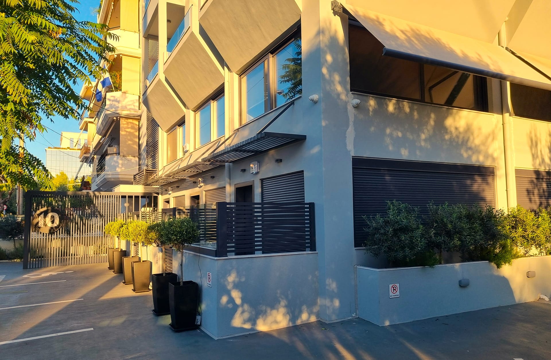 10 Apartments & Suites Athens