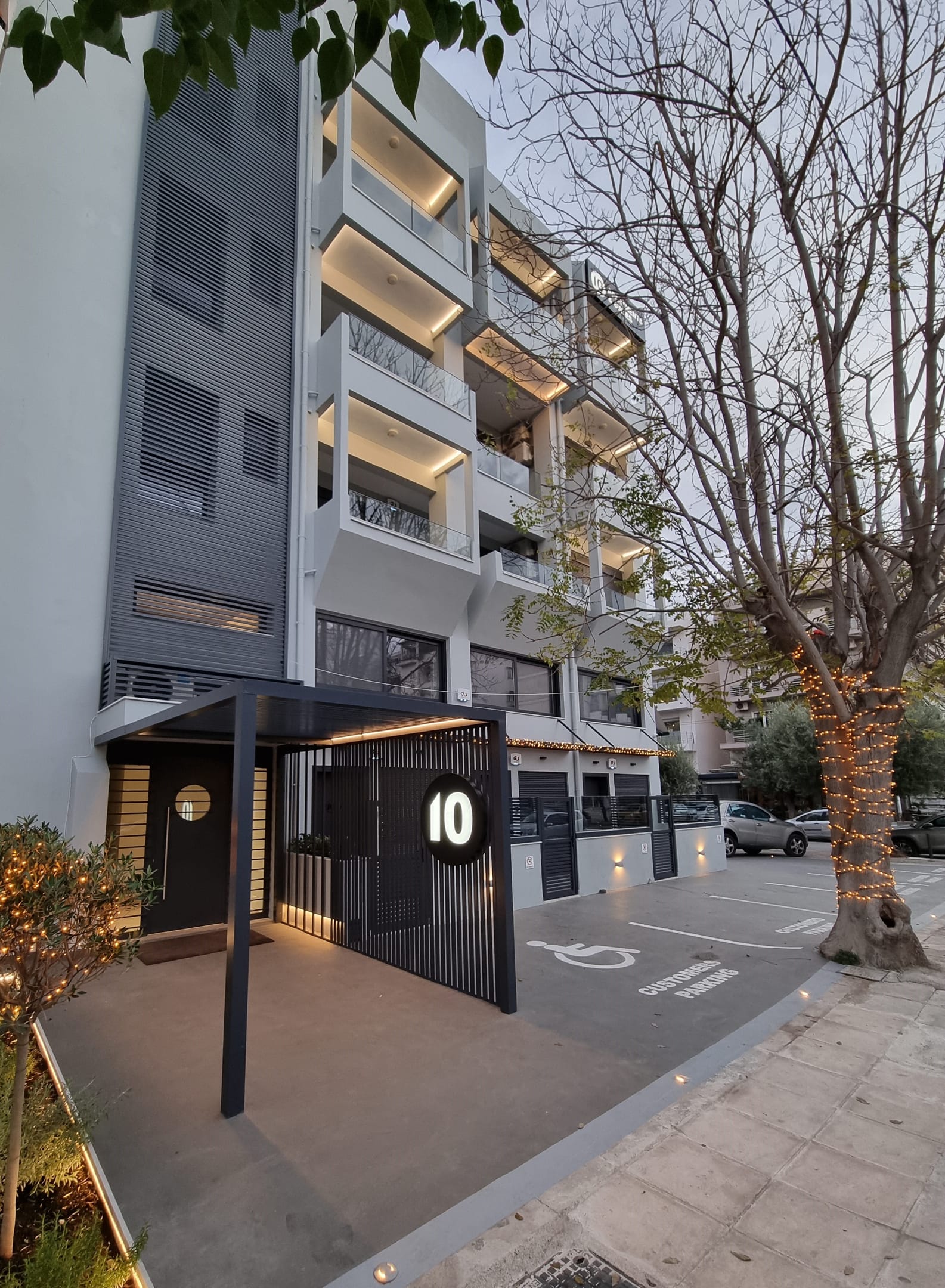 10 Apartments & Suites Athens