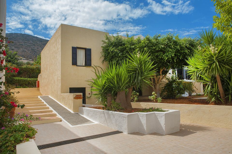 Sundance Apartments & Suites