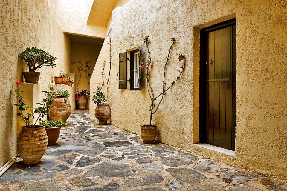 Sundance Apartments & Suites