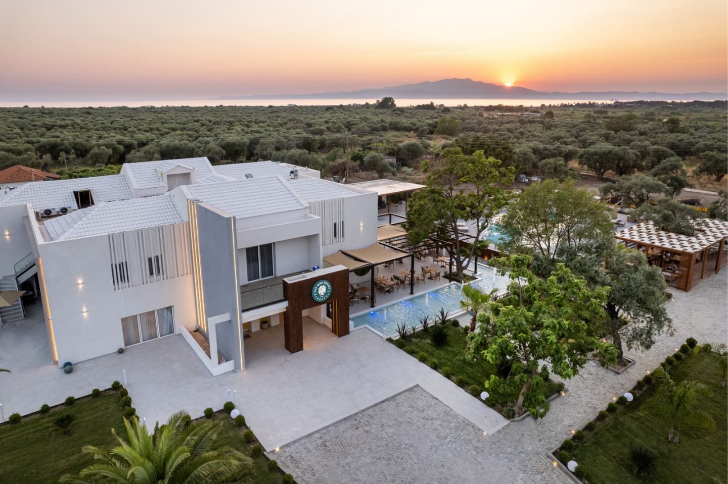 The Mini Resort