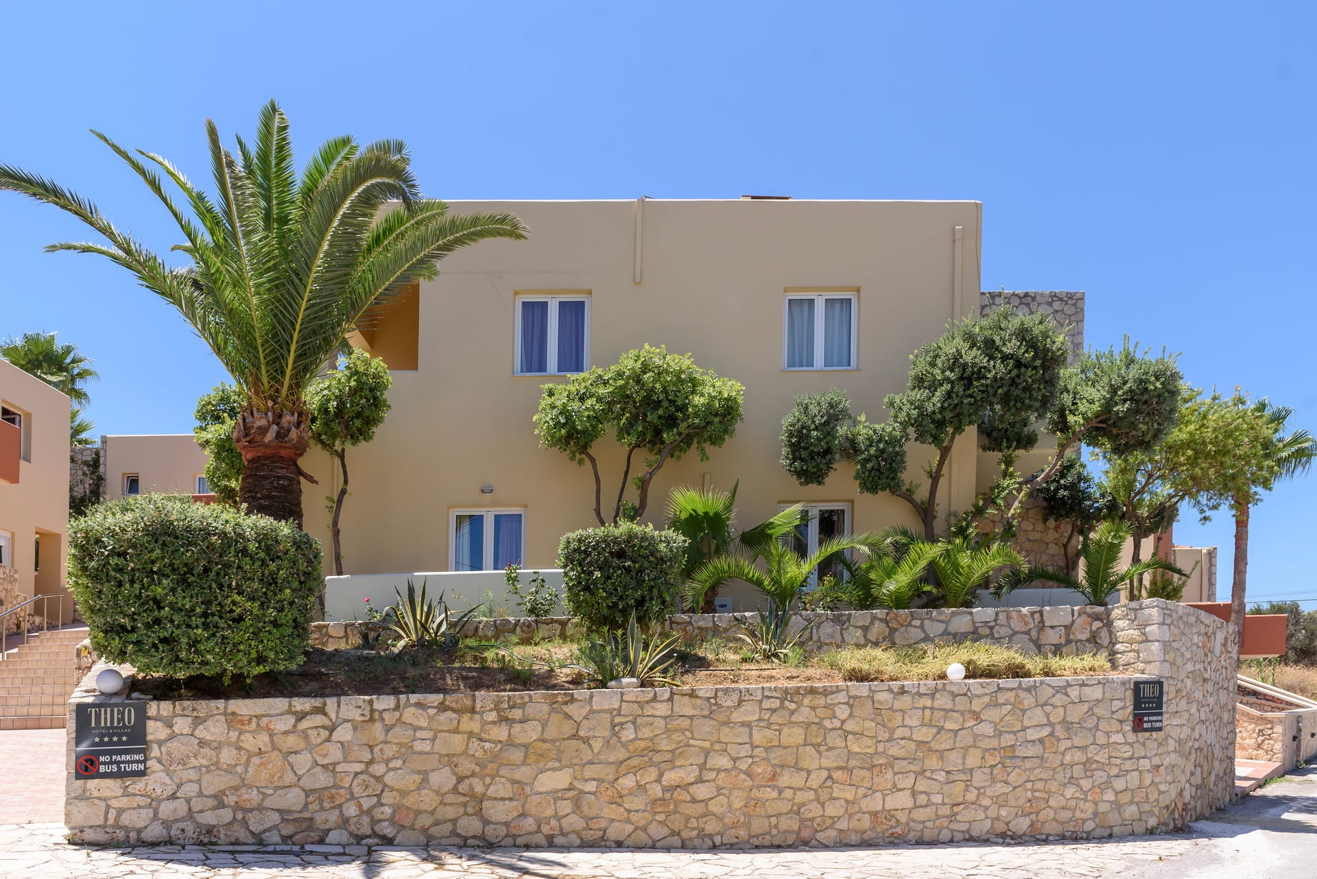 Theo Hotel Chania