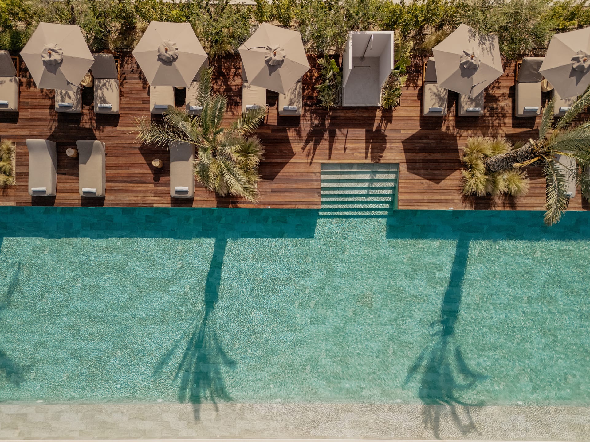 Theros All Suite Hotel