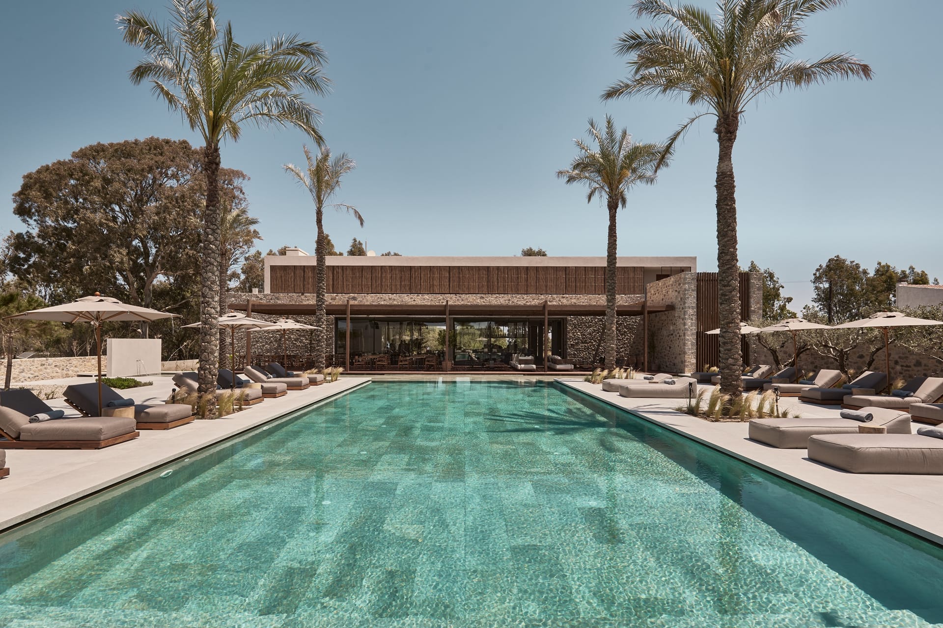 Theros All Suite Hotel