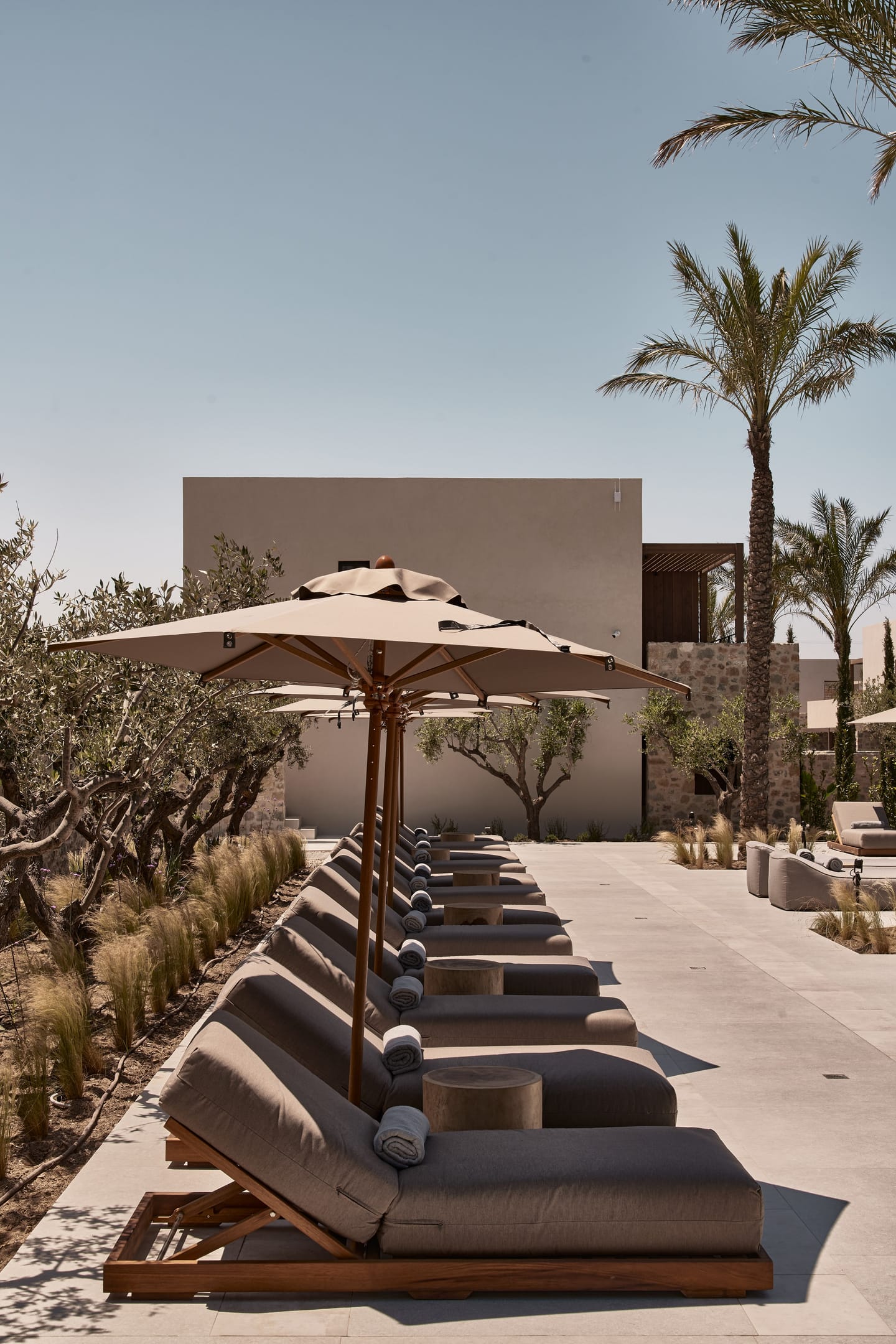 Theros All Suite Hotel