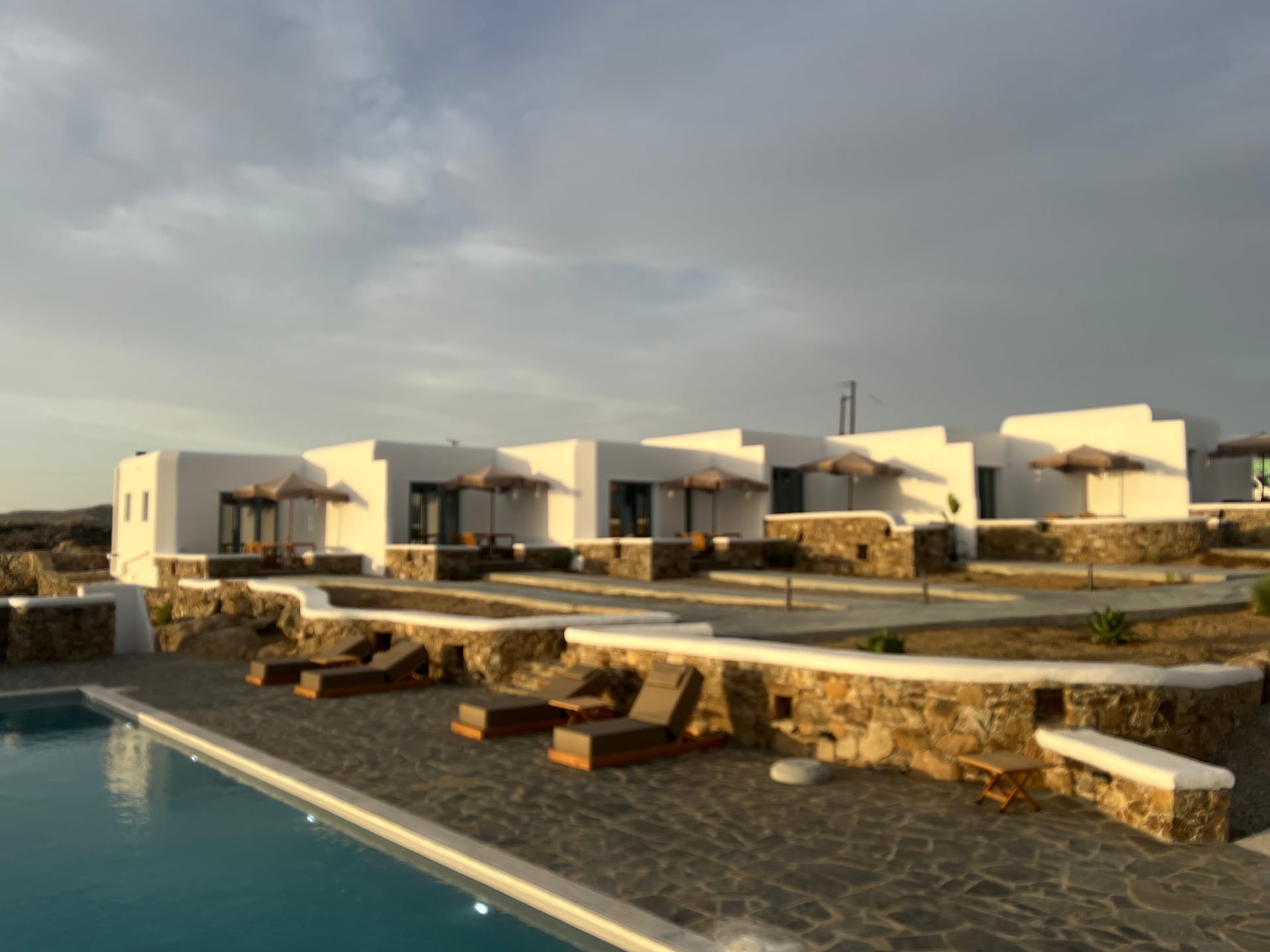 Thronos Suites