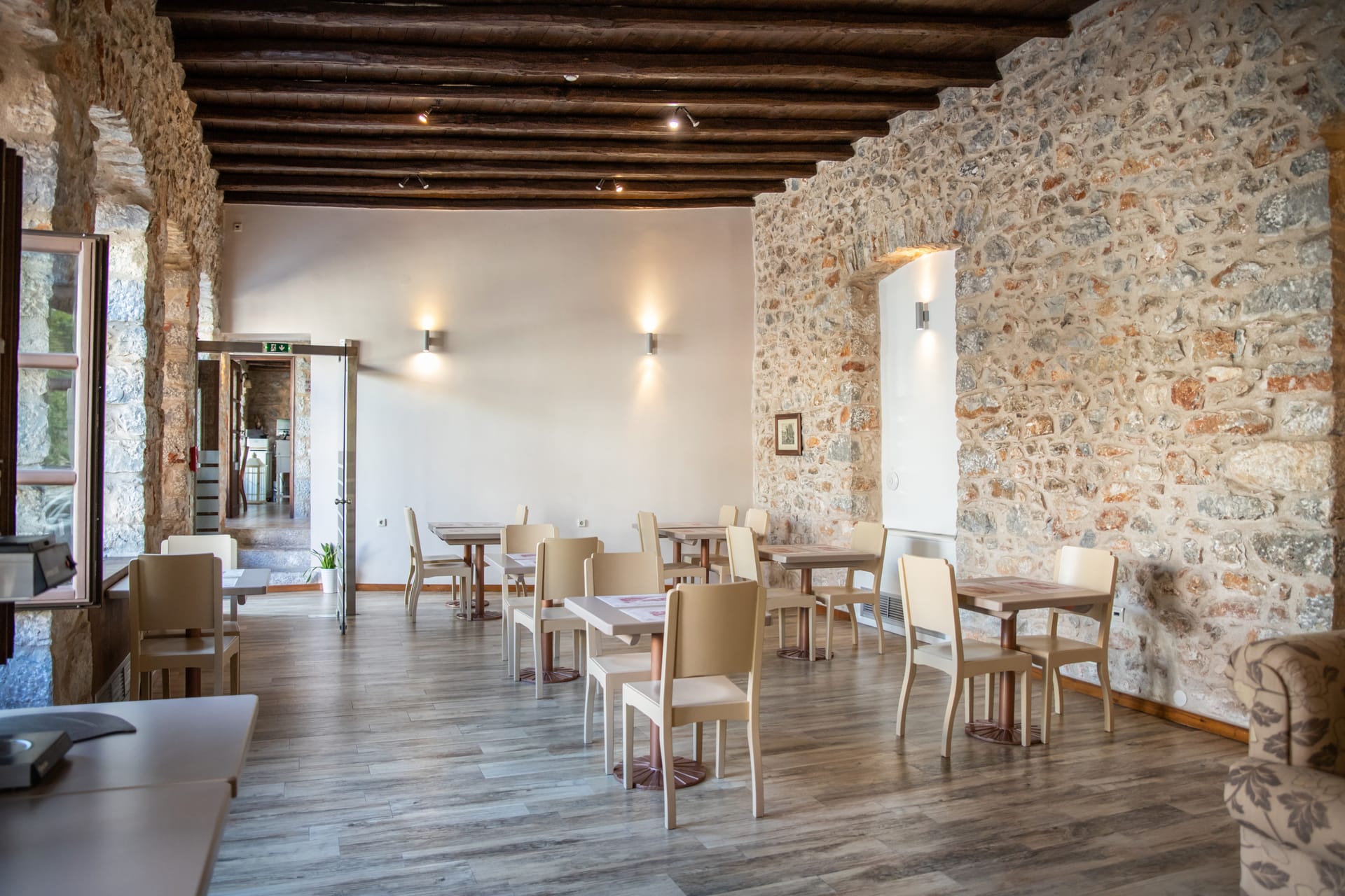 Trapela Areopolis, Boutique Hotel