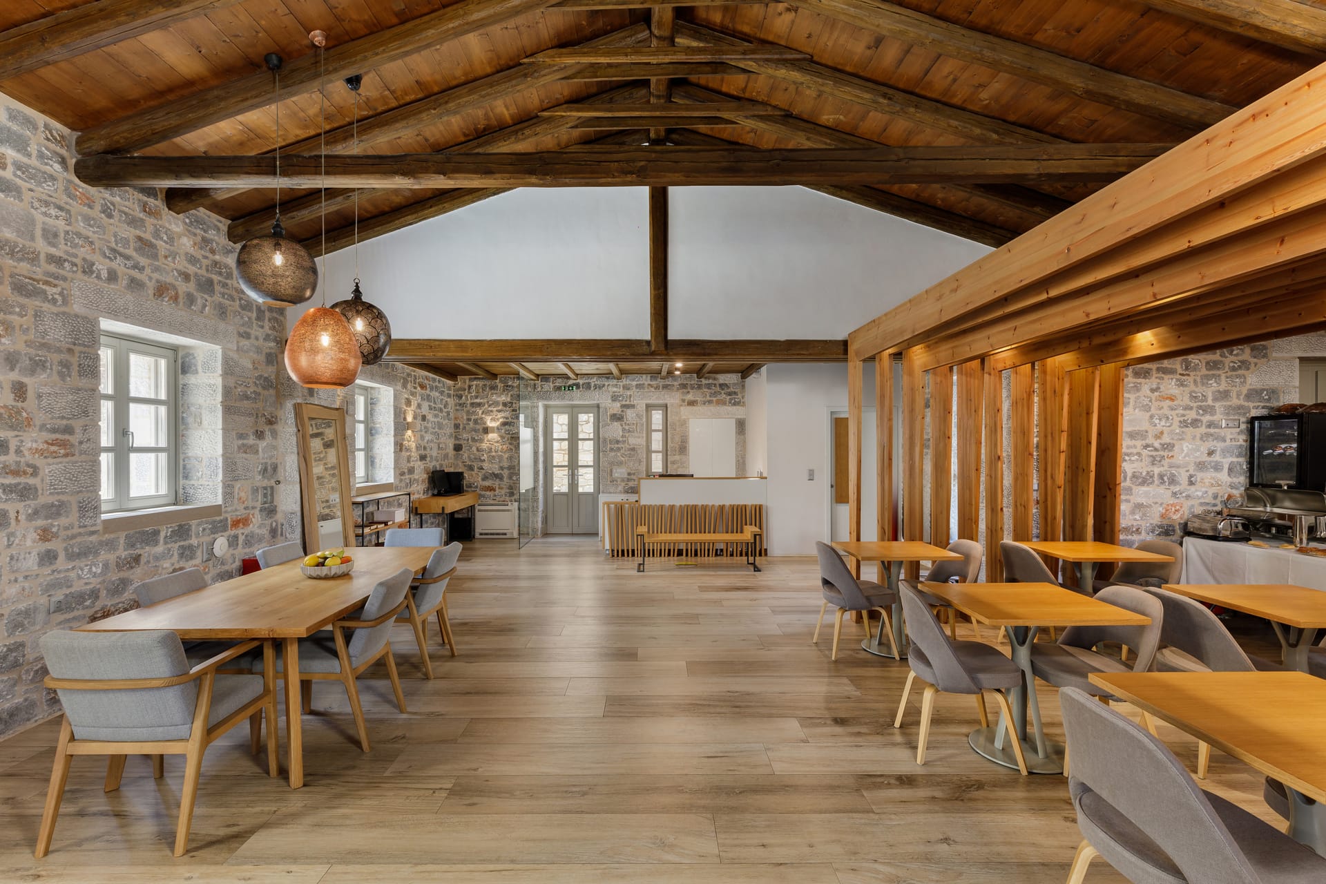 Trapela Limeni, Luxury Suites