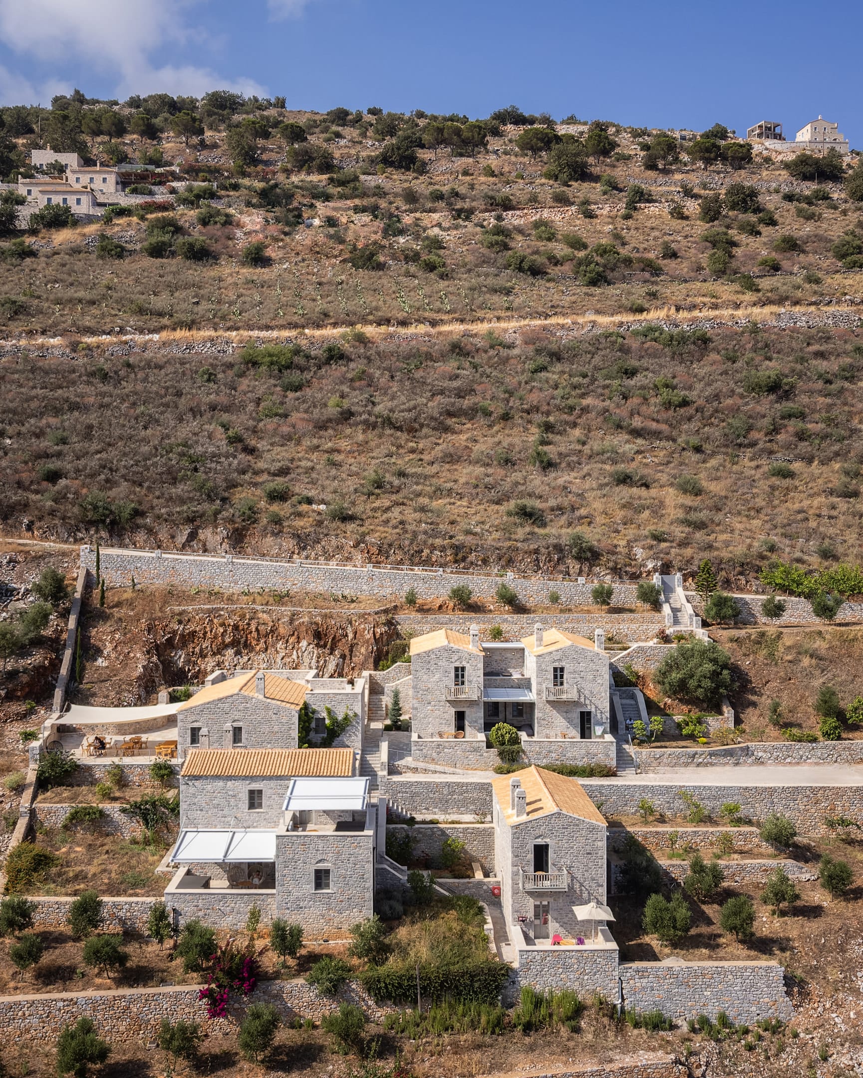 Trapela Limeni, Luxury Suites