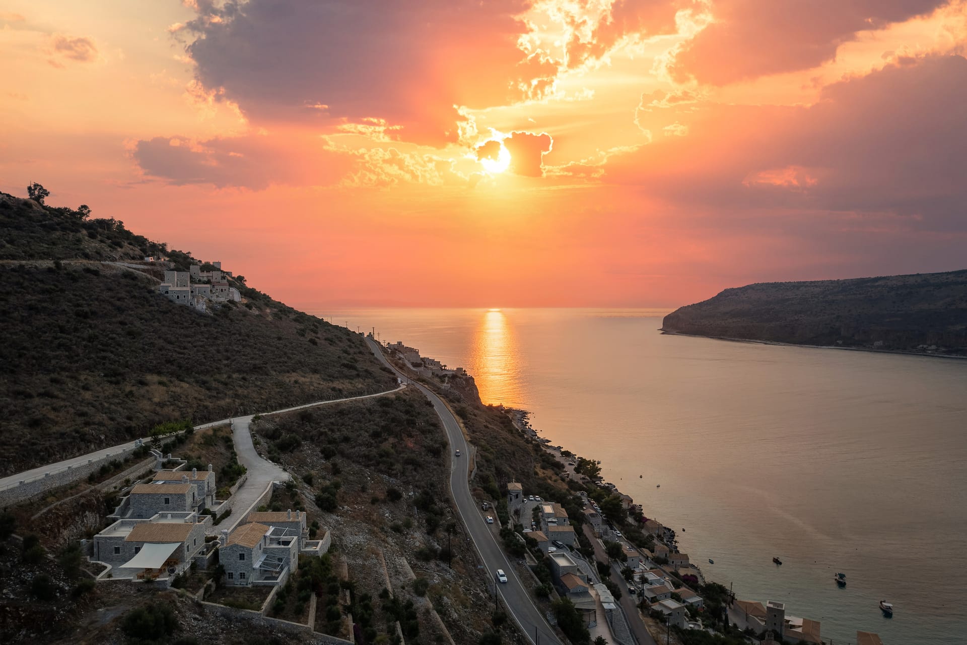 Trapela Limeni, Luxury Suites
