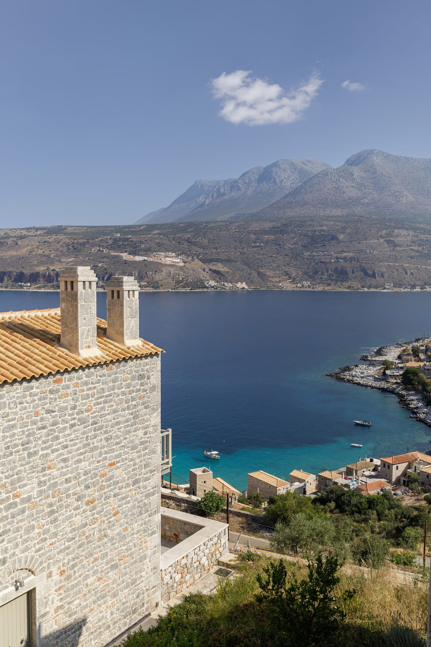 Trapela Limeni, Luxury Suites