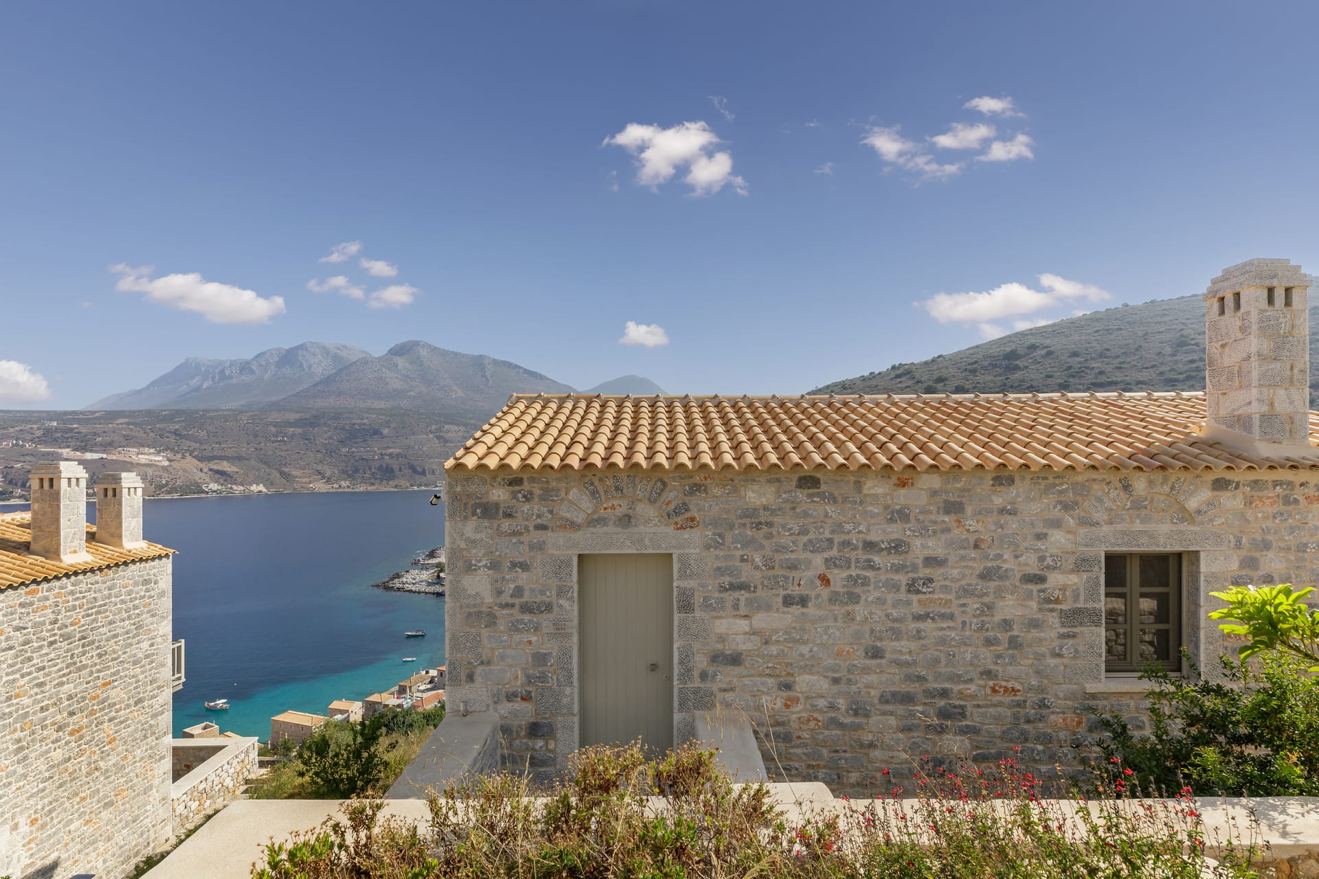 Trapela Limeni, Luxury Suites