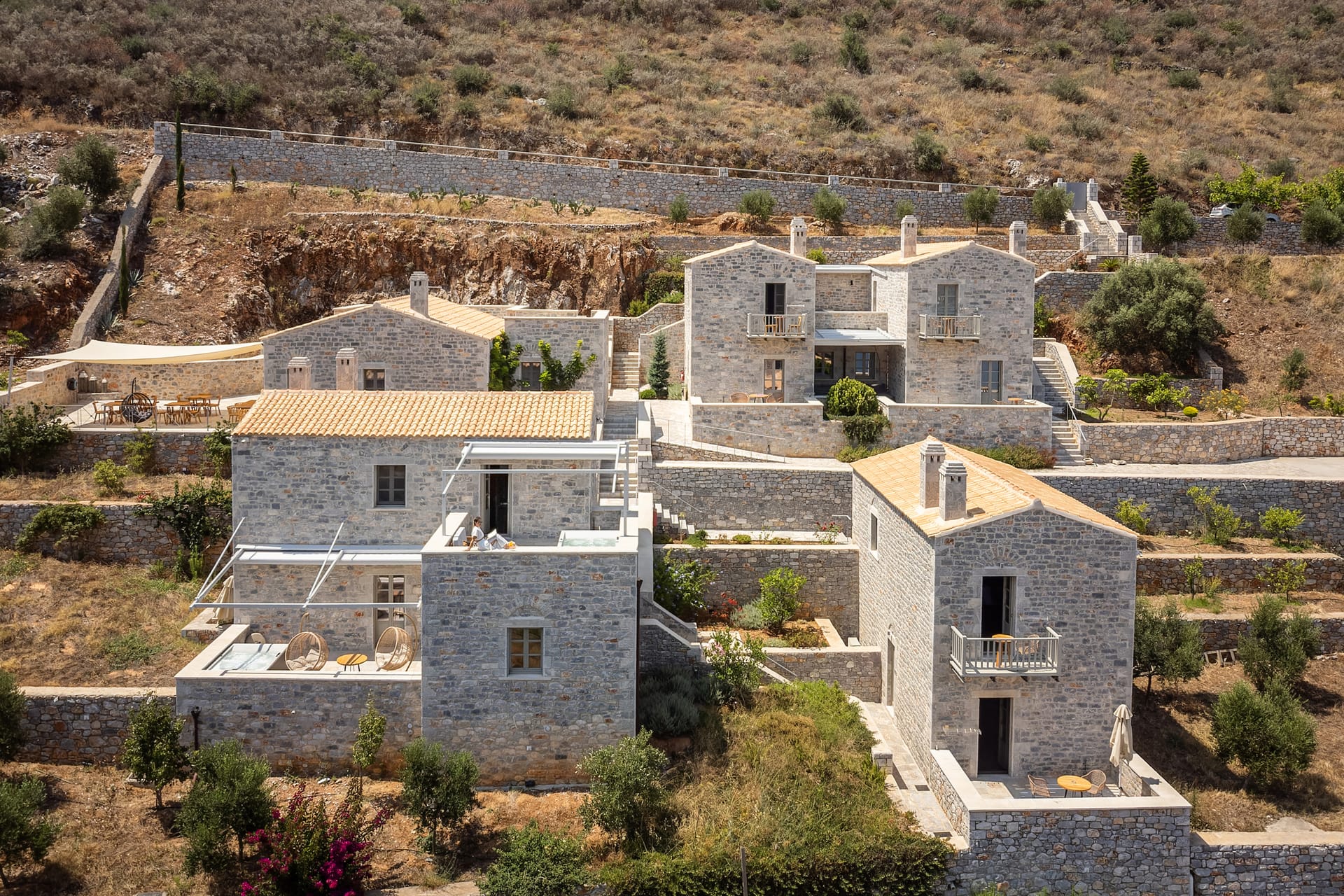 Trapela Limeni, Luxury Suites