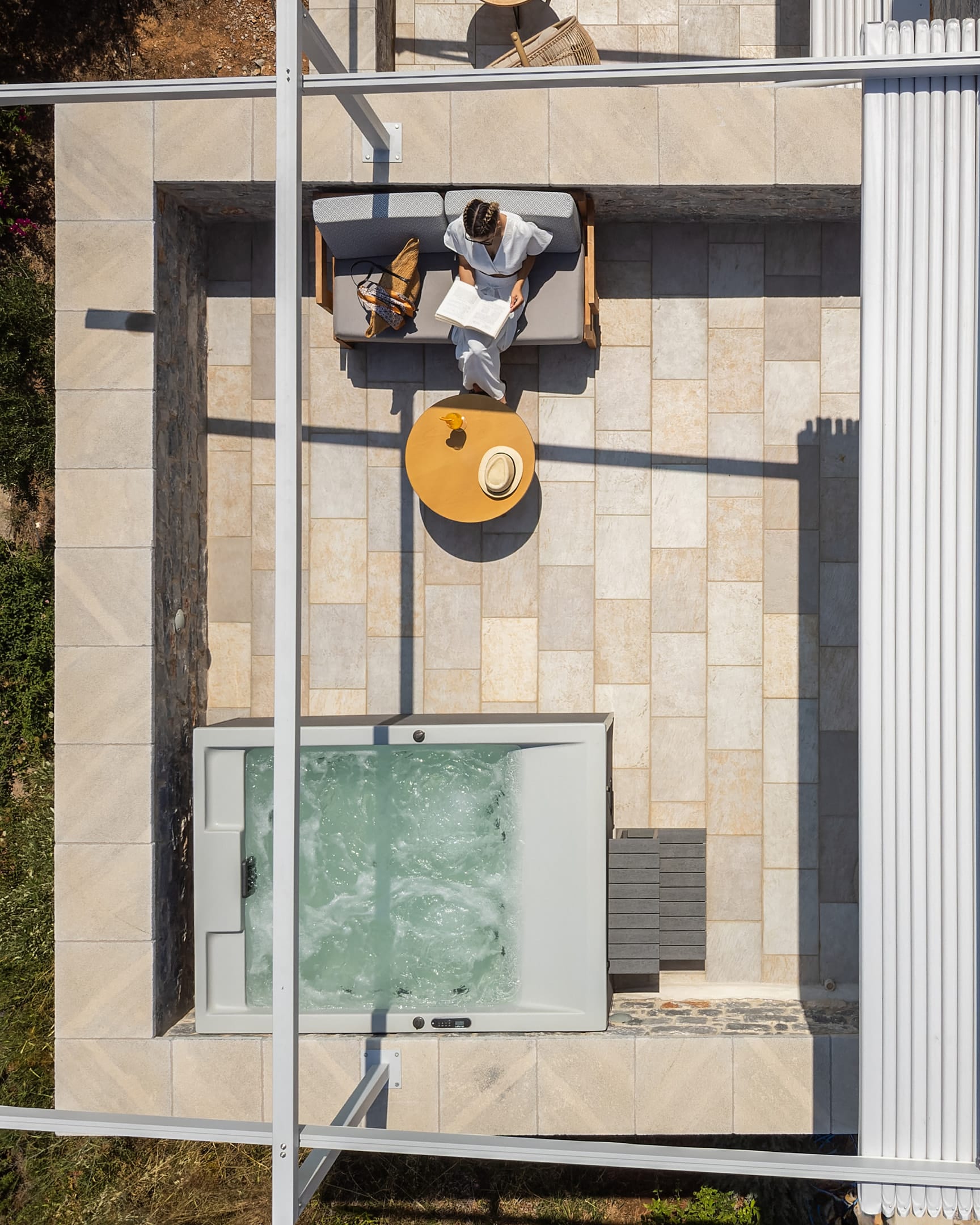 Trapela Limeni, Luxury Suites