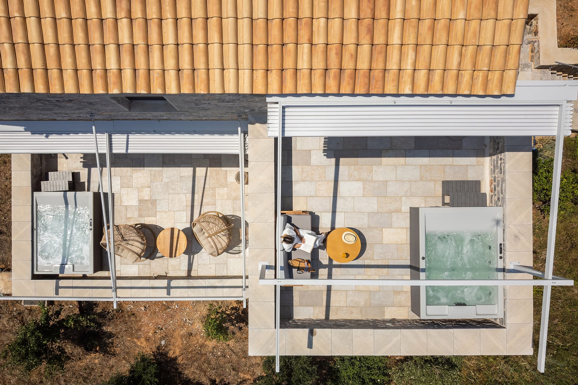 Trapela Limeni, Luxury Suites
