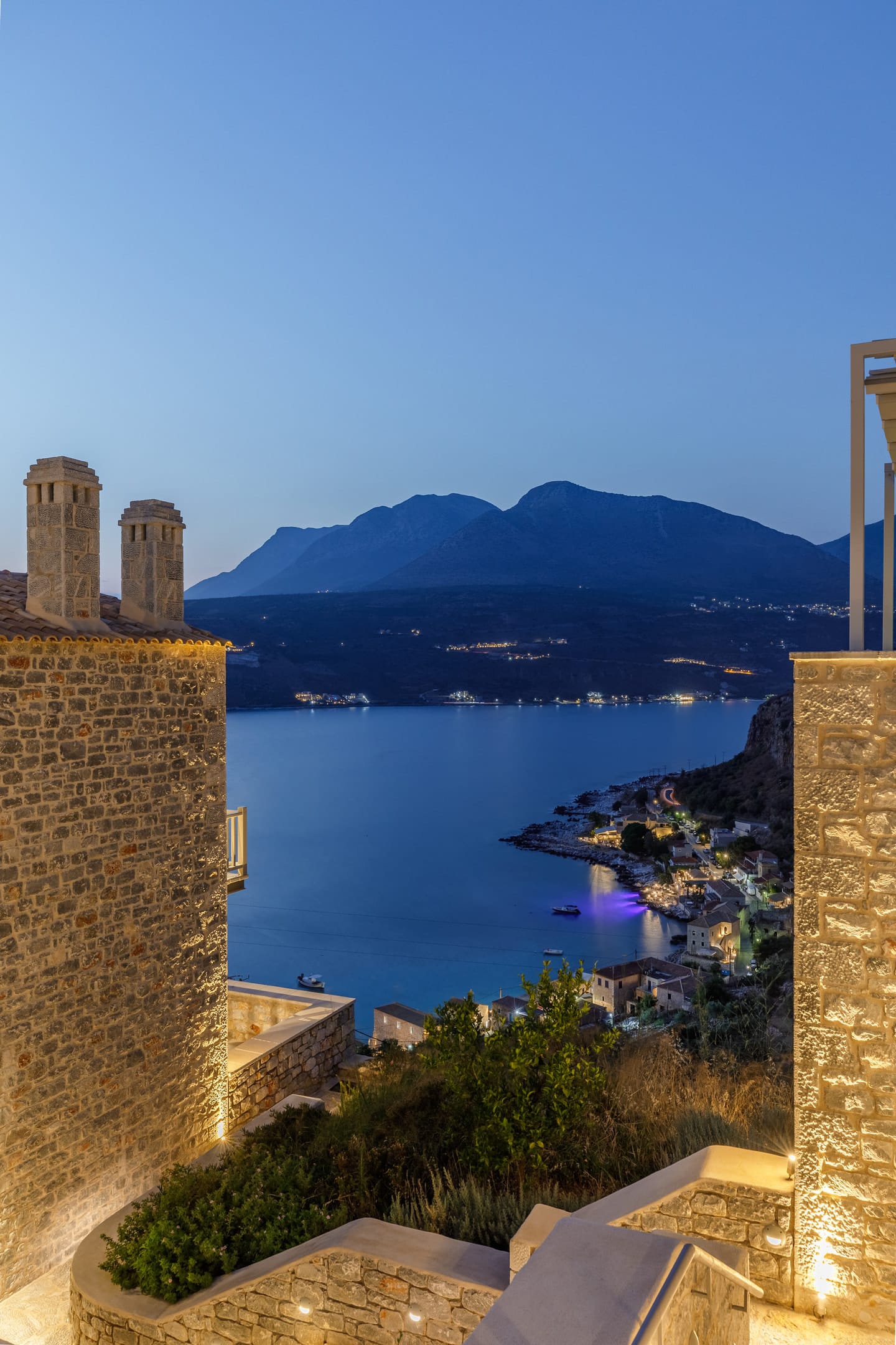 Trapela Limeni, Luxury Suites