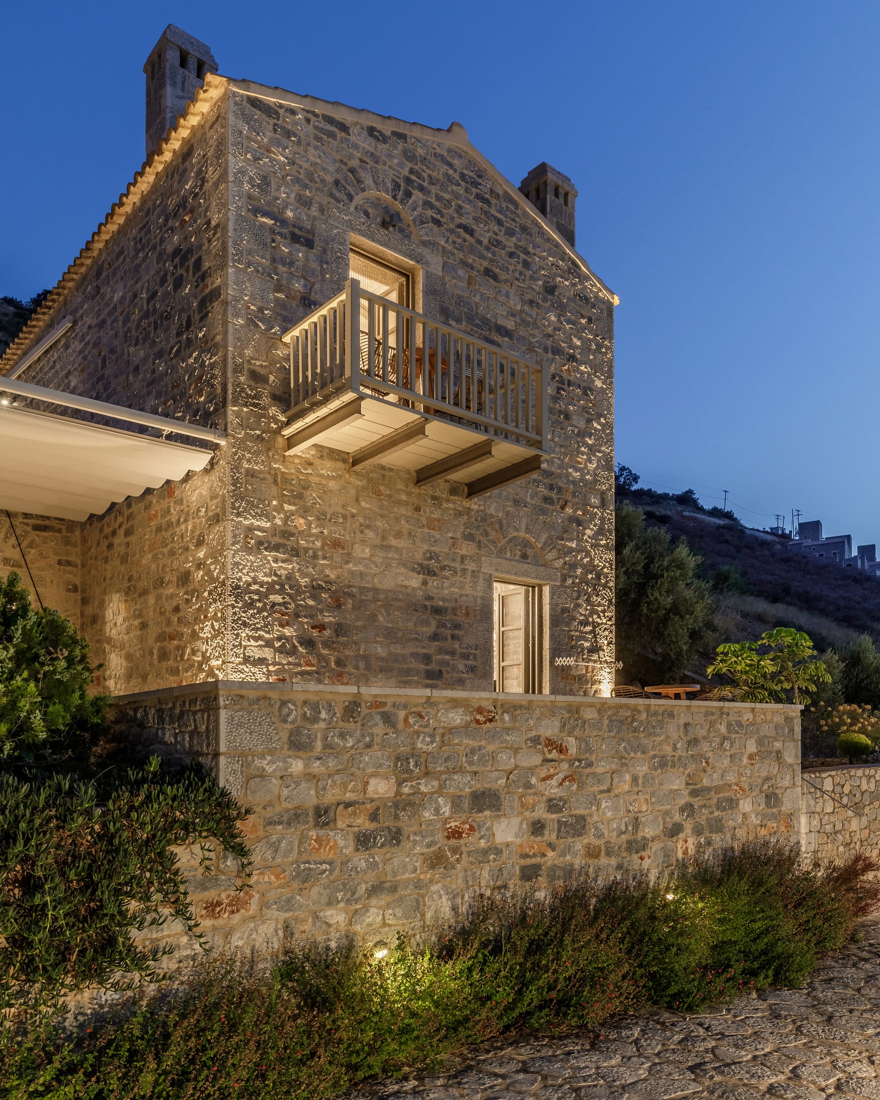 Trapela Limeni, Luxury Suites