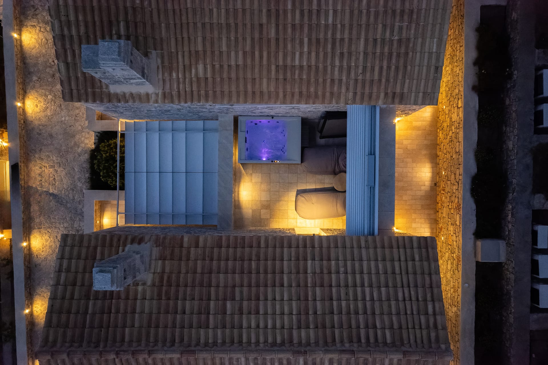 Trapela Limeni, Luxury Suites