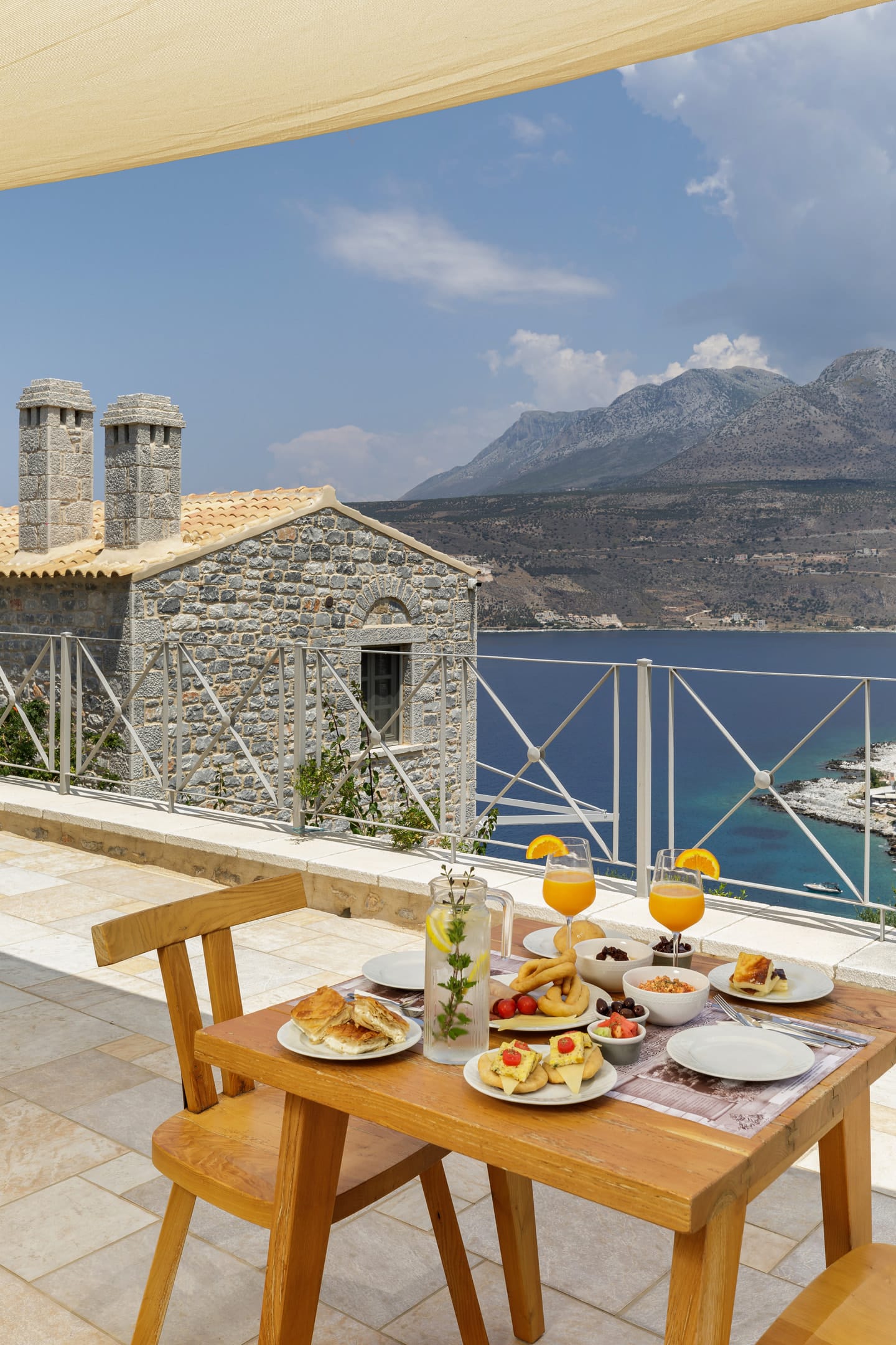 Trapela Limeni, Luxury Suites
