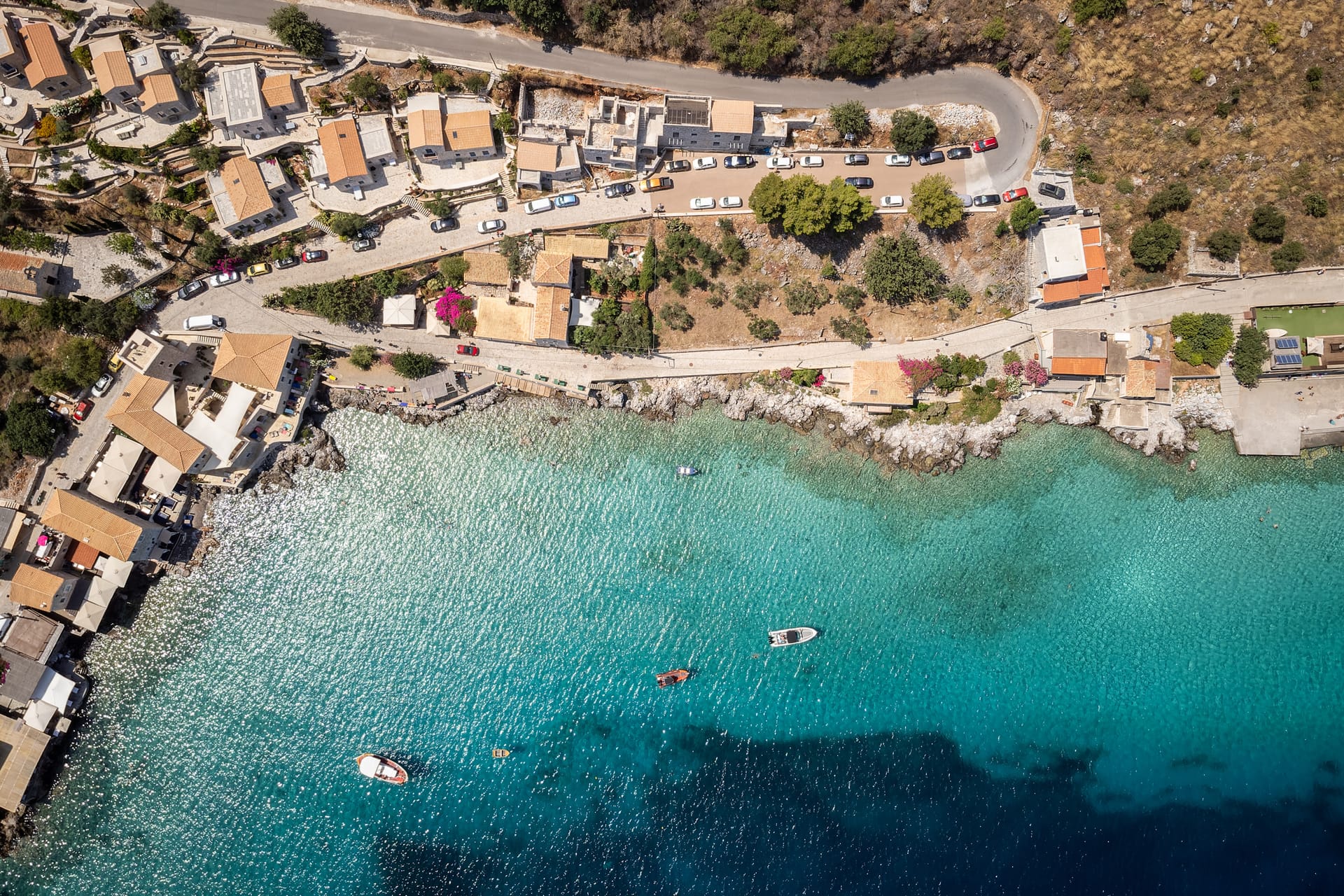 Trapela Limeni, Luxury Suites