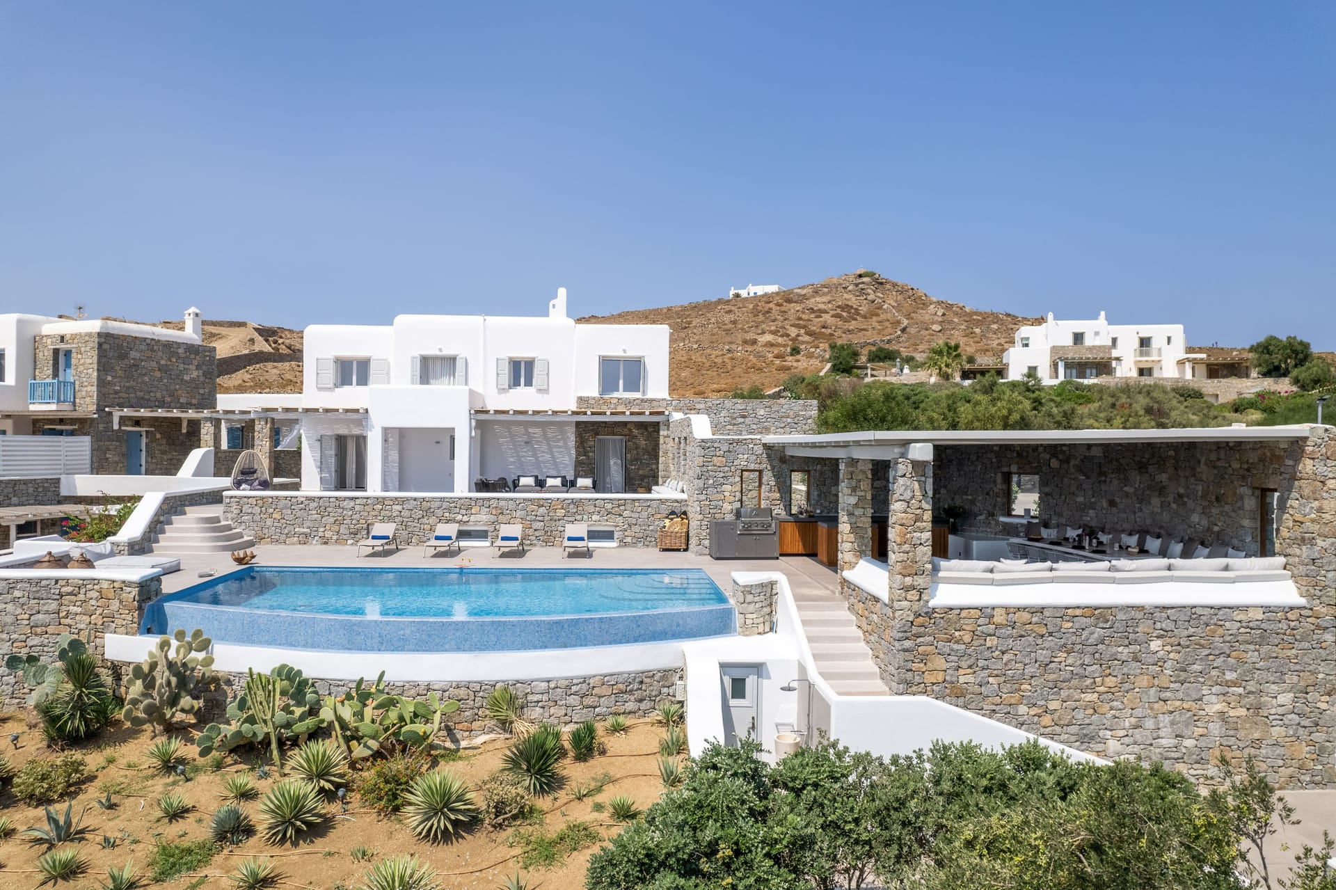 OLD – Villa Hadi
