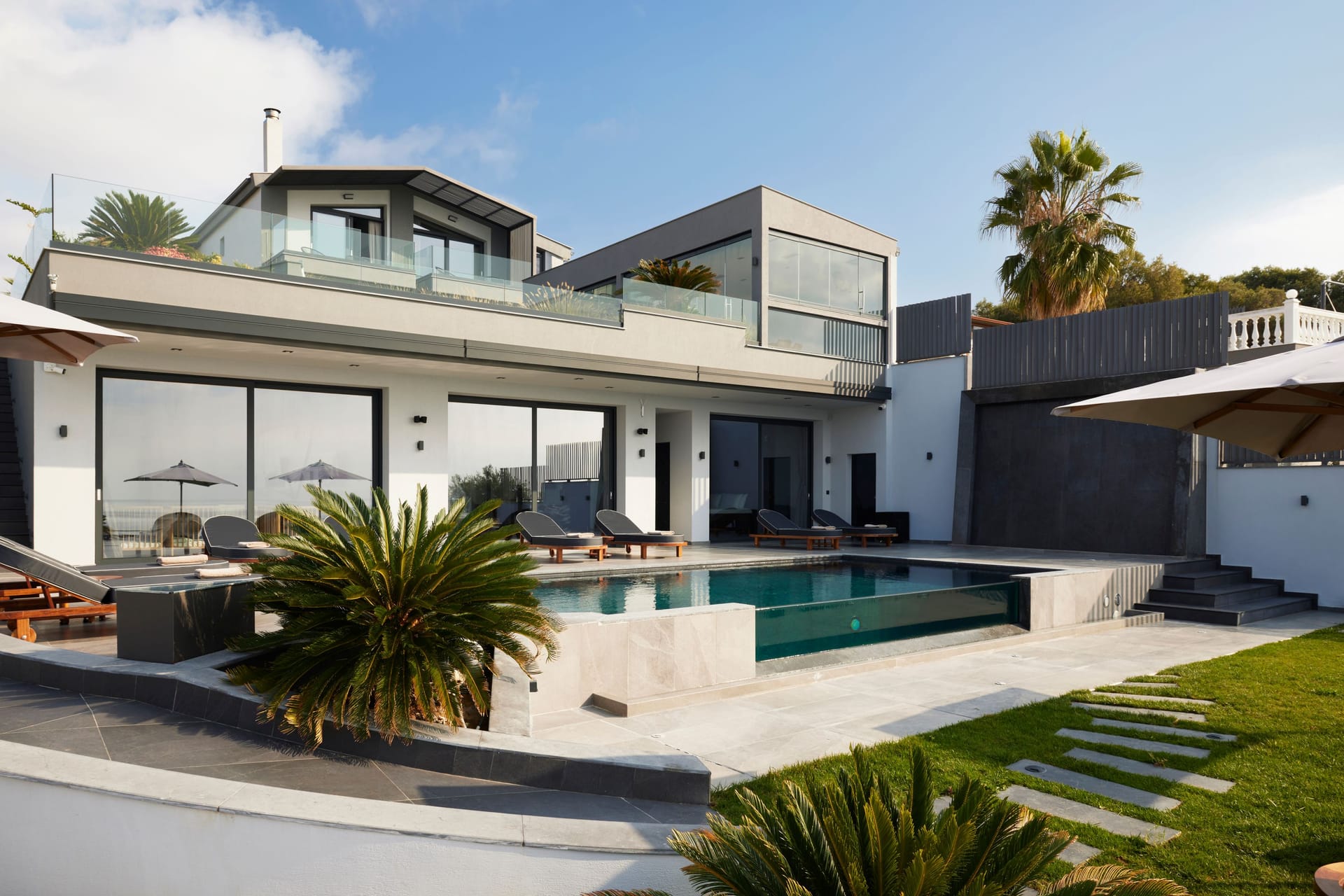 Villa OMNIA – Luxury Bound on Earth