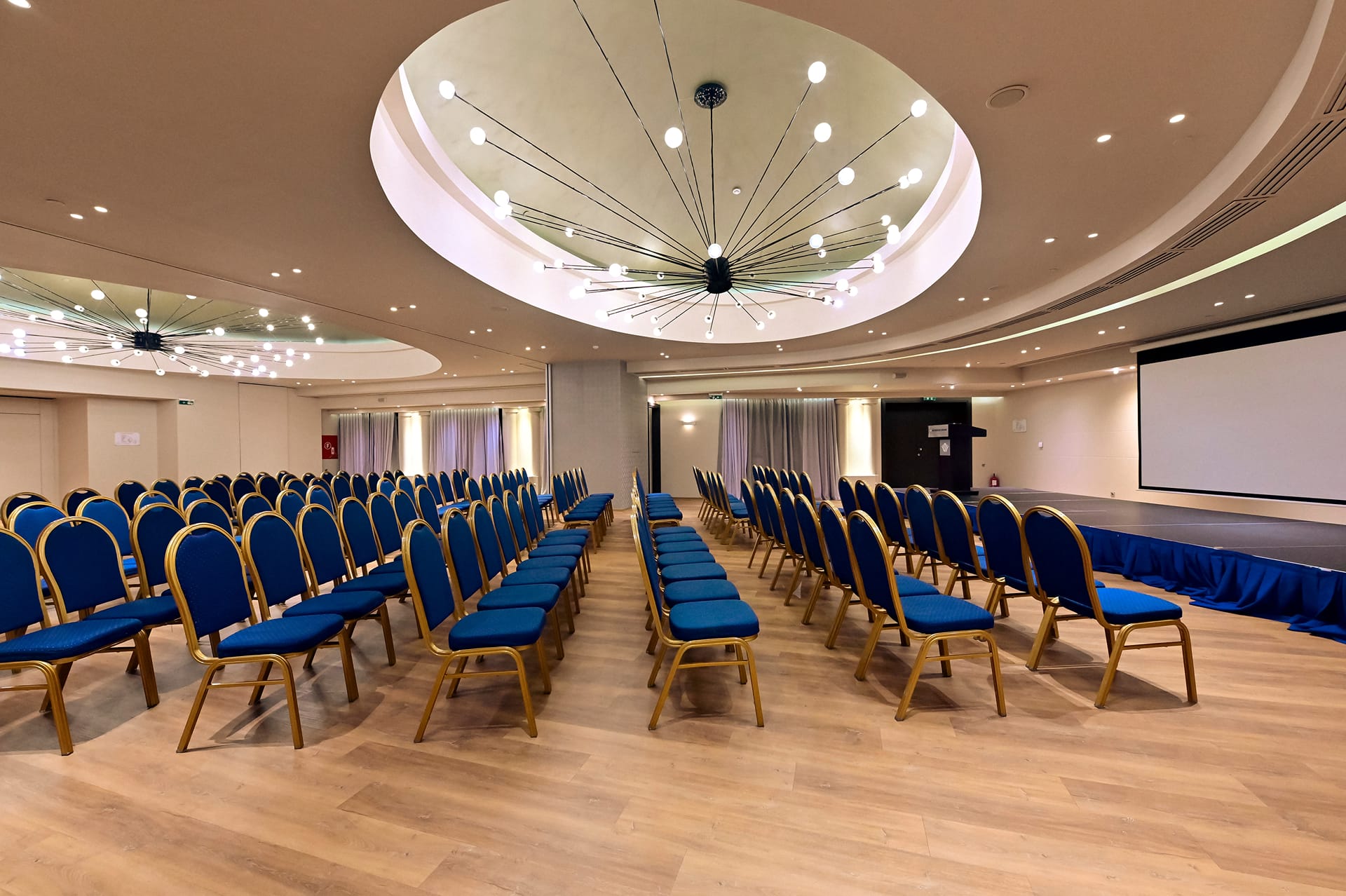 Zeus Wyndham Grand Athens