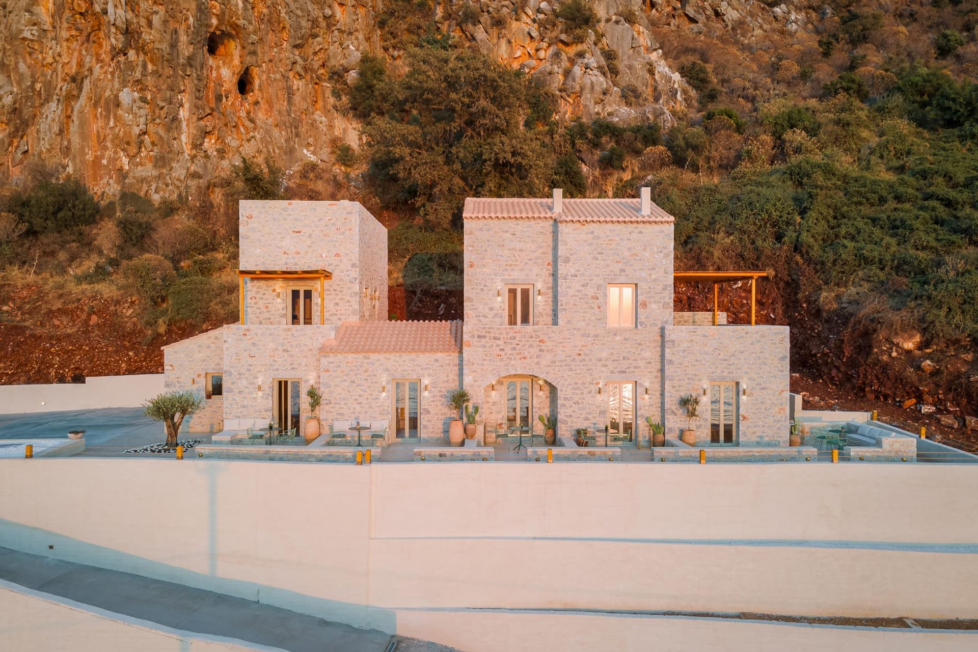 Yerma Suites Limeni