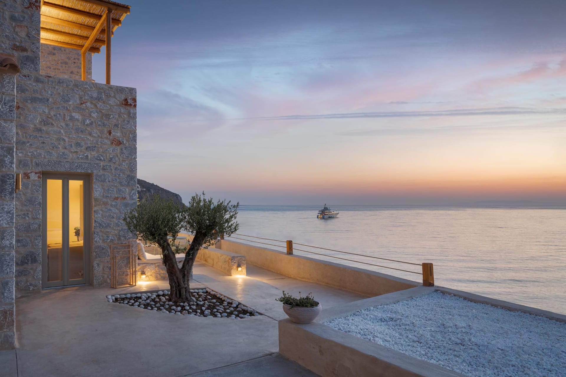 Yerma Suites Limeni
