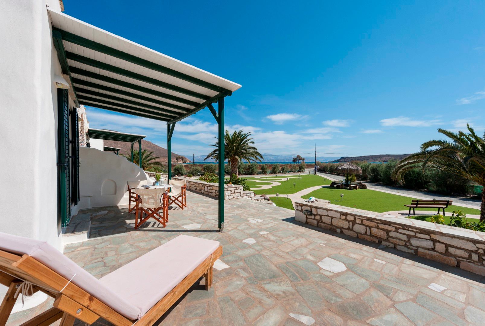 Anemones Studios & Suites