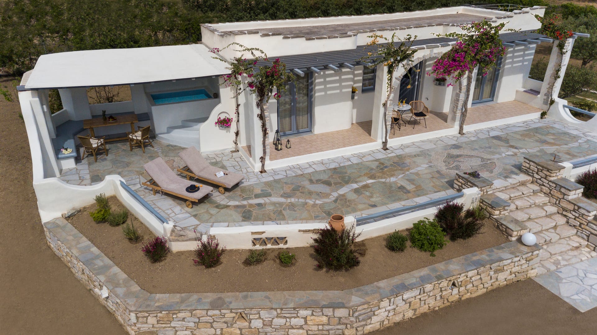 Anemones Studios & Suites