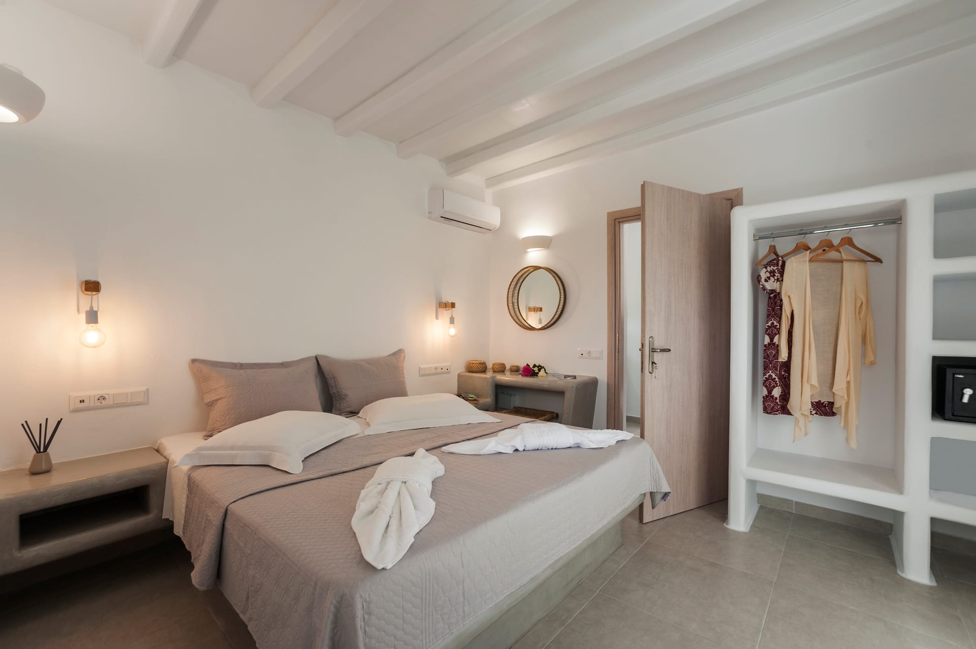 Anemones Studios & Suites