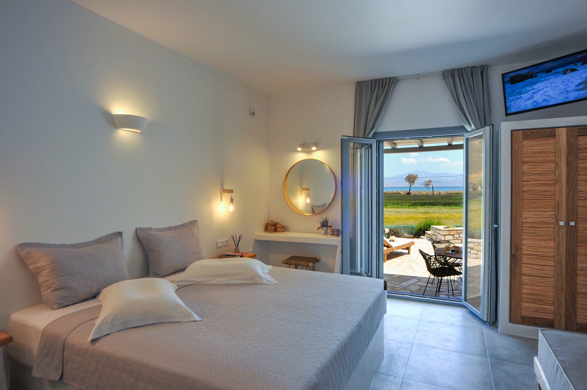 Anemones Studios & Suites