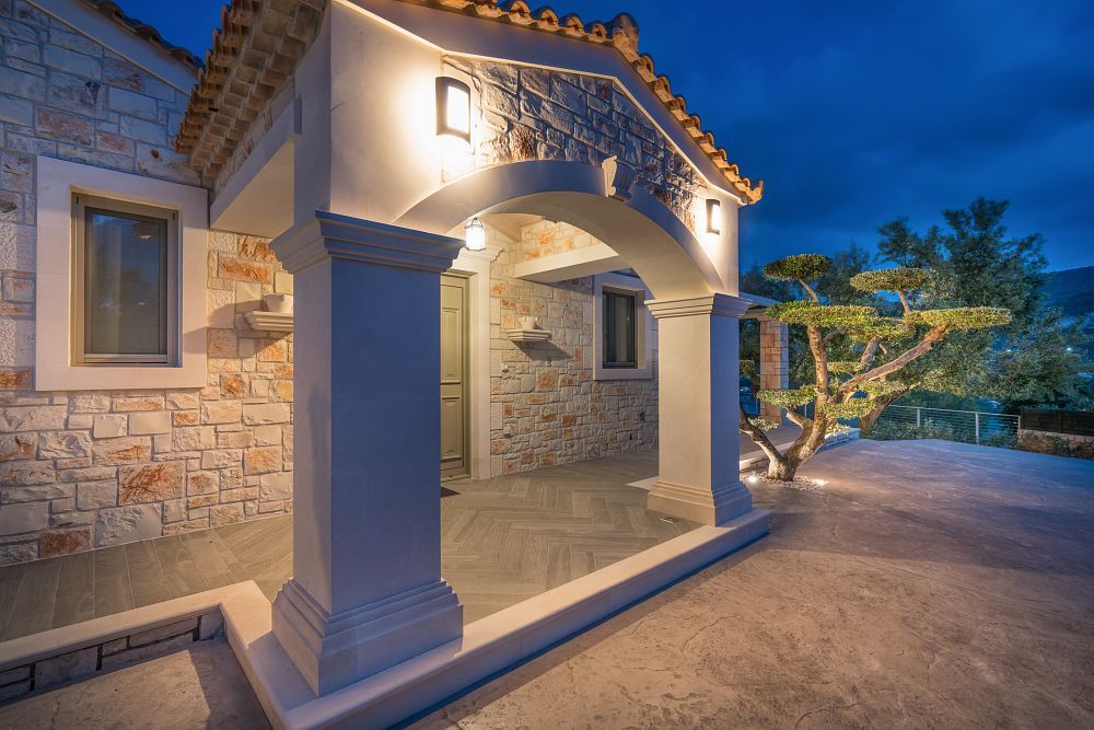 Artina Luxury Villa