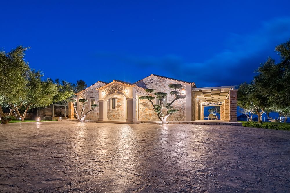 Artina Luxury Villa
