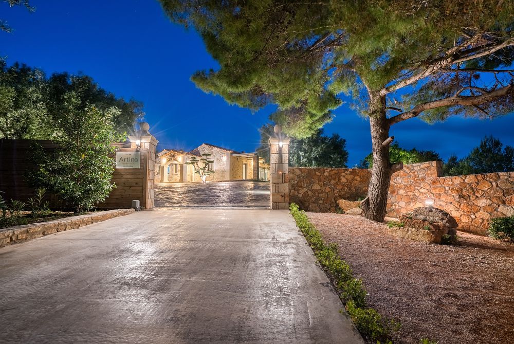 Artina Luxury Villa