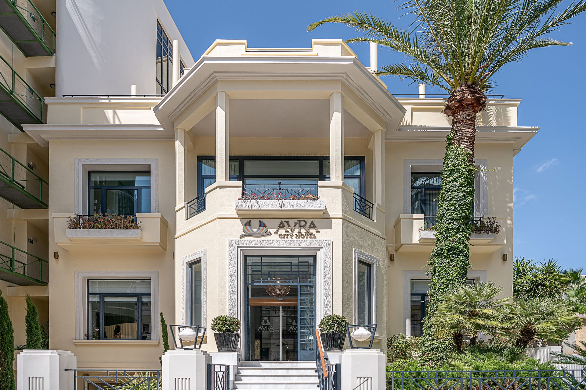Avra City Hotel