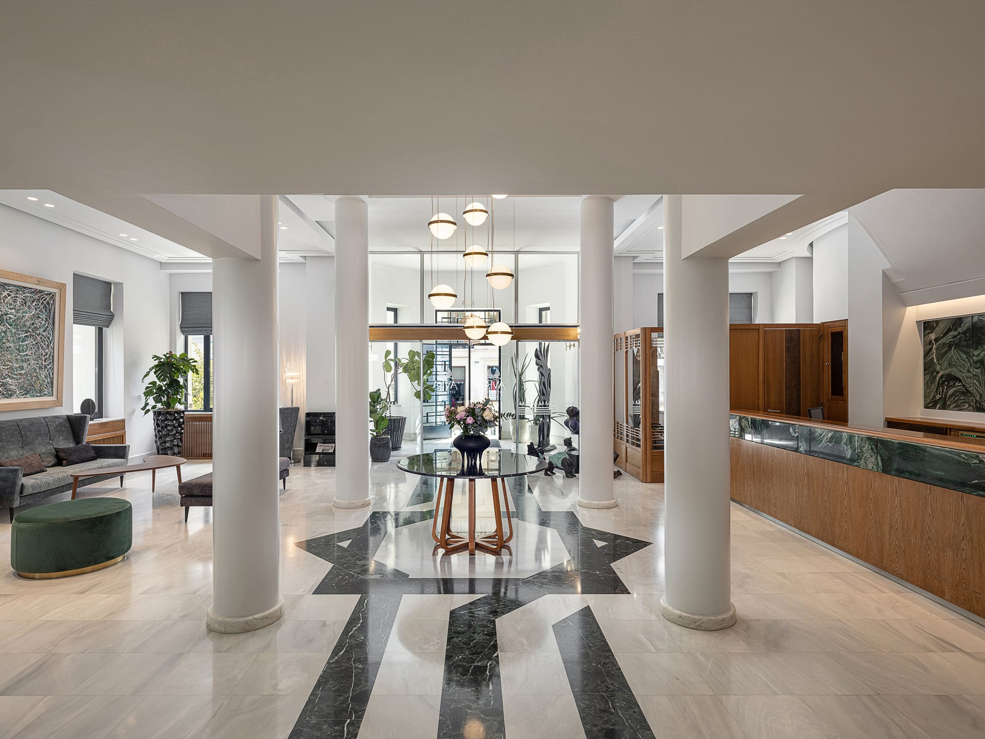 Avra City Hotel