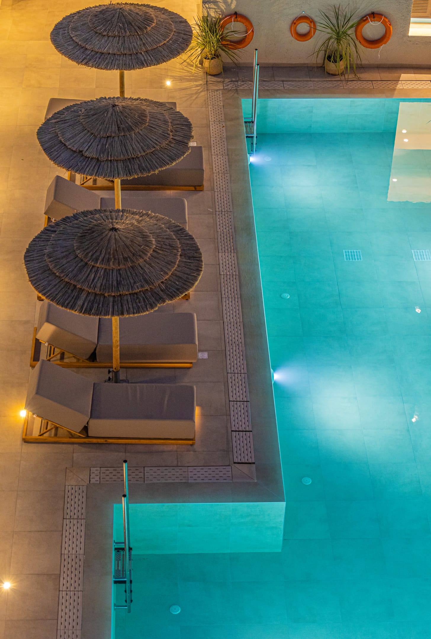 Cabana Blu Hotel & Suites