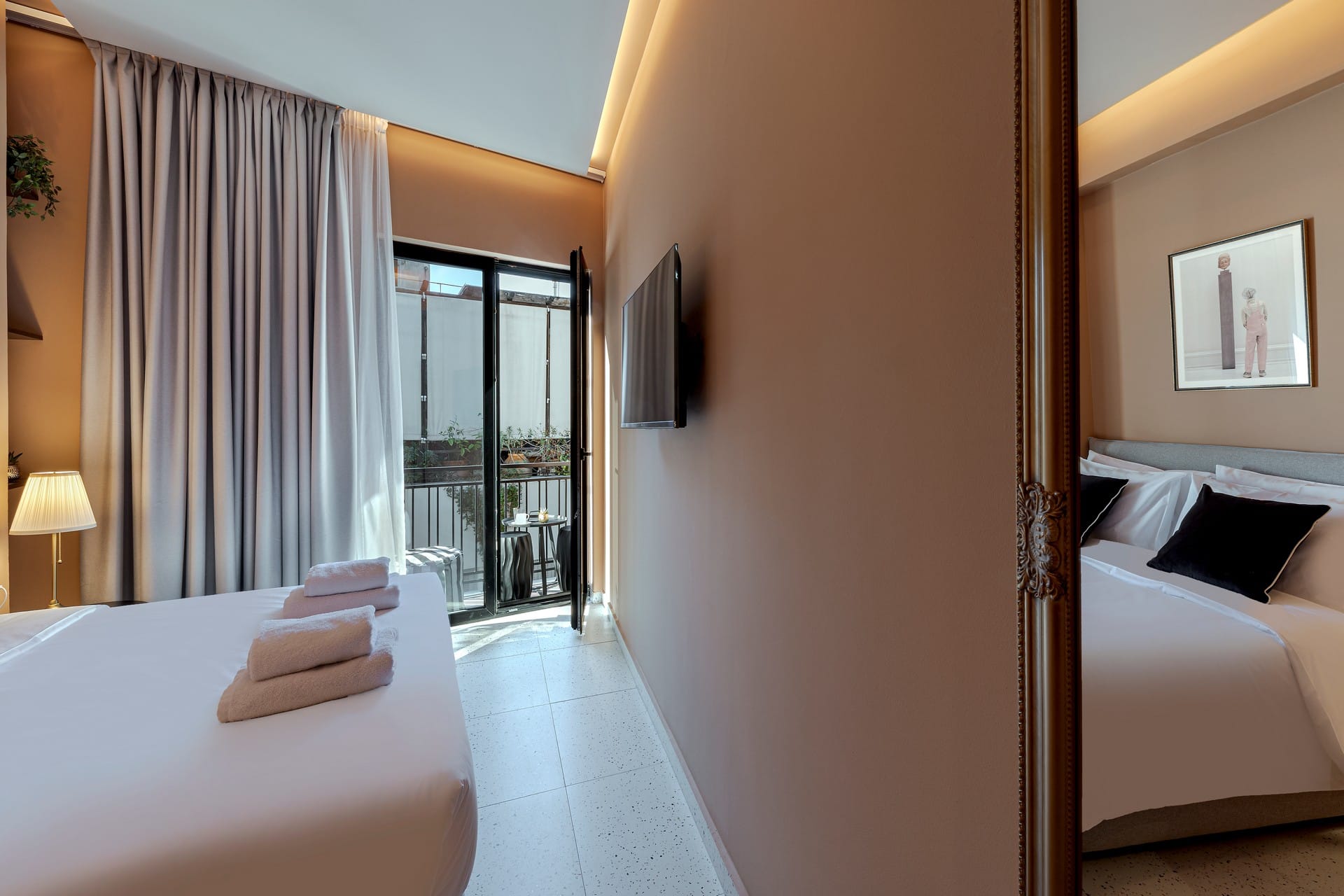 Clyde Athens by Nin&Bau